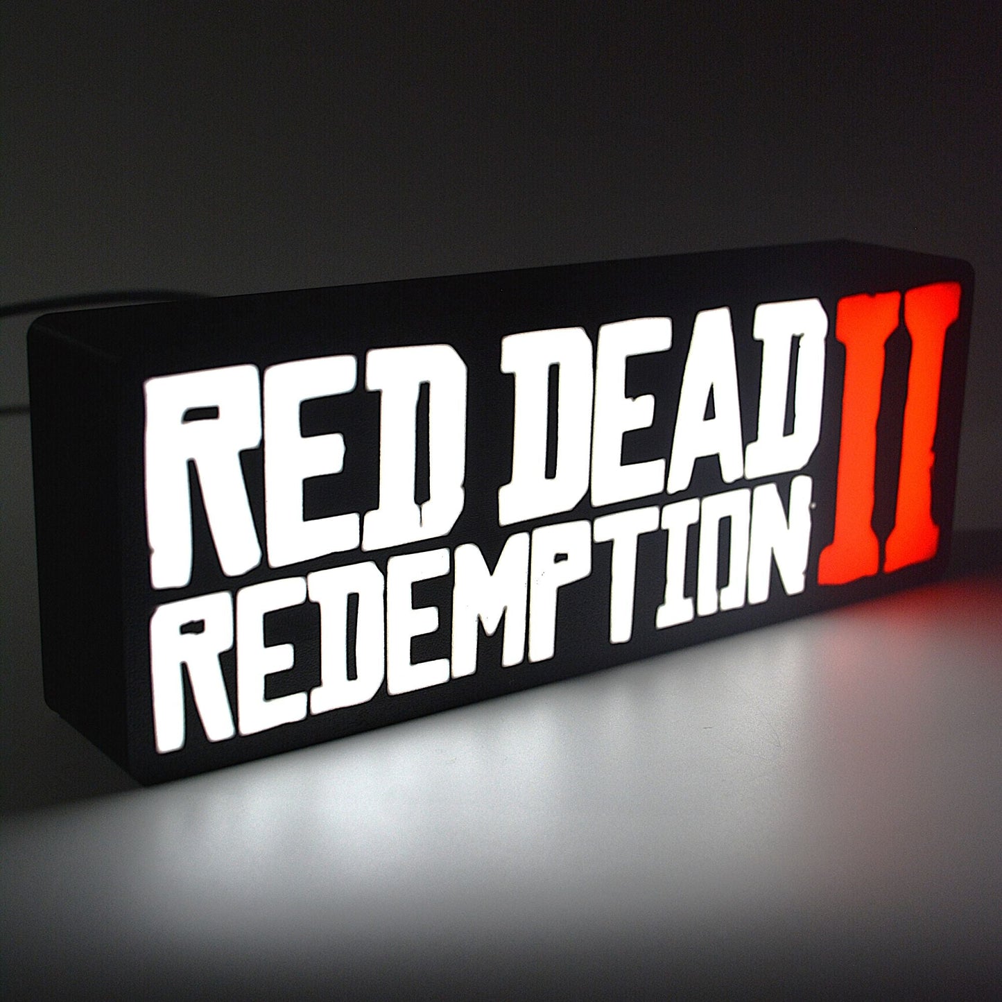 Lampe LED Red Dead Redemption 2 - RDR2. Décoration lumineuse pour la maison, chambre, salle de jeux, bureau, setup gaming, chambre d'enfant. Couleurs blanc et rouge. Connection Usb C - Chroma Craft - Lampe LED - Lampe LED Red Dead Redemption 2 - Chroma Craft - Lampe LED - Lampe LED Red Dead Redemption 2 - Chroma Craft - Lampe LED
